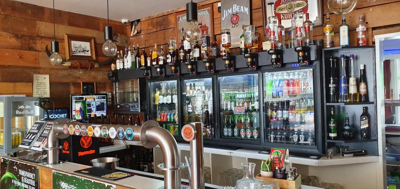Hotel Motueka Backpackers, Loud Live Music Friday Saturday Nights Екстер'єр фото